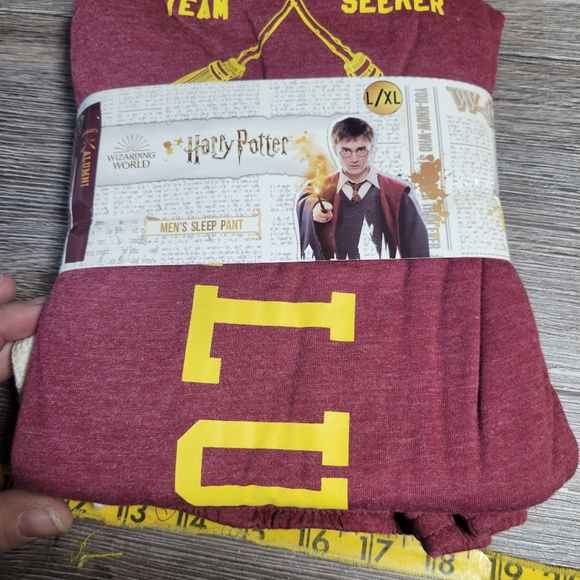 Harry Potter NWT‎ Hogwarts Alumni Sleep Pants Mens Size L/XL - Picture 1 of 5